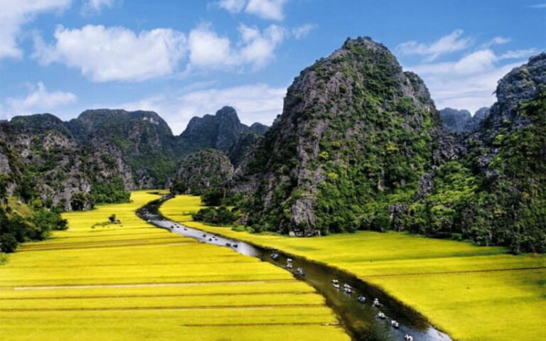 Hanoi: Hoa Lu and Trang An Day Tour with Lunch - What Travelers Are Saying