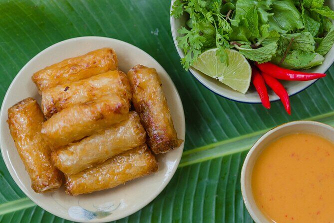 Hanoi Street Eats Evening Small Group Tour - A Deeper Dive into the Hanoi Street Eats Experience