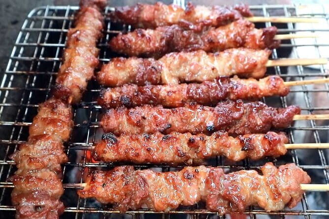 Hanoi Street Food Tour with Small Group - Drinks Included and Additional Comforts