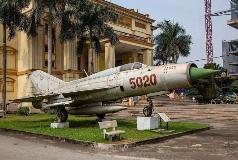 Hanoi: Vietnam War Remnants Museum & Local Train Street - Key Points