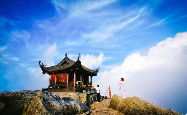 Hanoi: Yen Tu Sacred Mountain Day Trip with Cable Car - Analyzing the Experience: Is It Worth the Price?