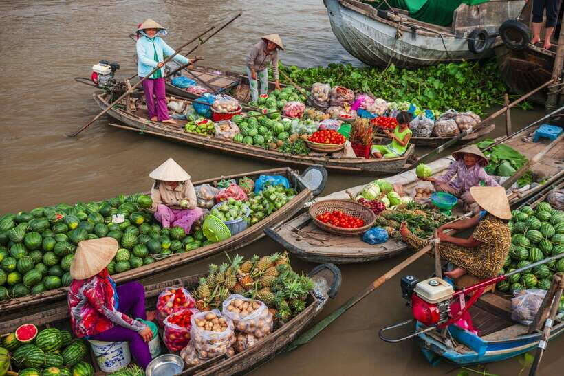 HCM City: Can Tho Floating Market & Cu Chi Tunnels Group - Transition to History: Cu Chi Tunnels