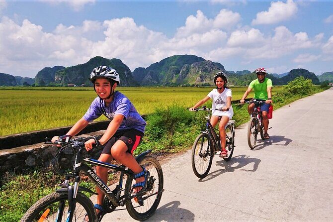 Hidden Ninh Binh Luxury Full Day Group Tour (Tam Coc - Hoa Lu) - The Cycling Adventure: Exploring Rice Fields and Limestone Mountains