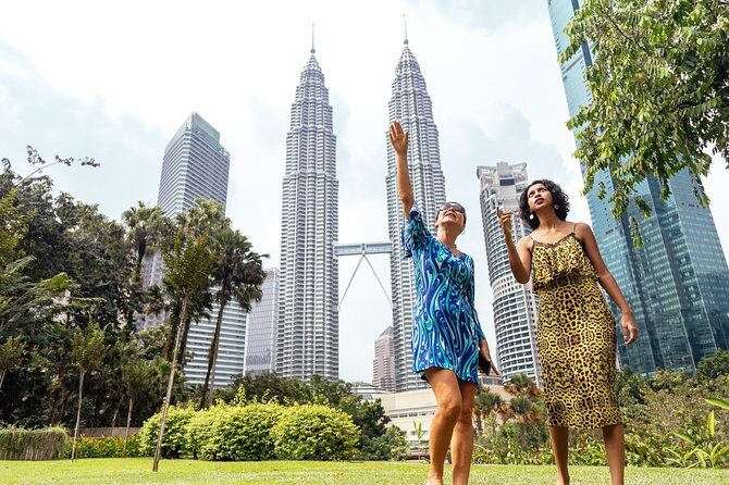 Highlights & Hidden Gems With Locals: Best of Kuala Lumpur Private Tour - What Does This Tour Offer for Its Price?