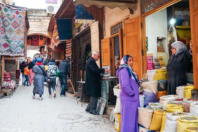 highlights marrakech and inside city tour 1/2 day + guide - Authenticity and Cultural Insights