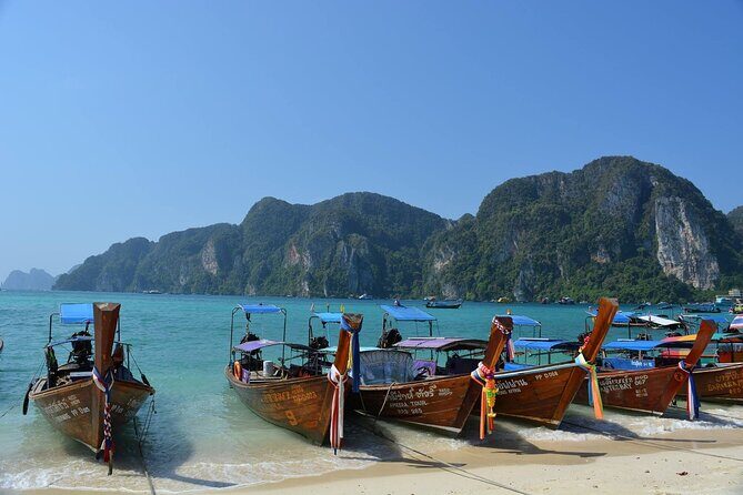Highlights of Phi Phi Islands - Pileh Lagoon: A Shimmering Hideaway