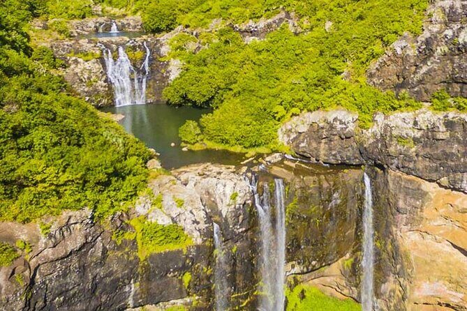 Hiking Trip Full-Day: The Magnificent 7 Waterfalls Sept Cascades including Lunch - What to Expect on the Trail