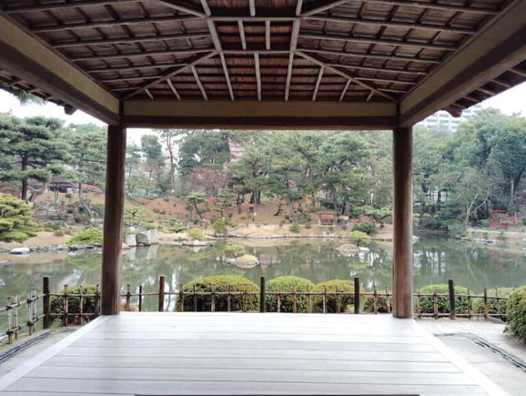 Hiroshima: Shukkei-en Garden with local guide 90min - The Guided Tour Experience