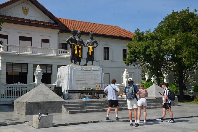 Historic Temples and City Guided Walking Tour in Chiang Mai - The Practical Side