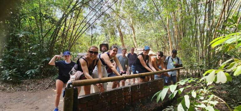 Ho Chi Minh: 1 Day Can Tho Floating Market & Cu Chi Tunnels - Cai Rang Floating Market: A Morning of Activity