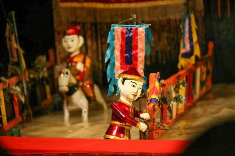 Ho Chi Minh: Authentic Vietnamese Dinner & Water Puppet Show - The Itinerary in Detail