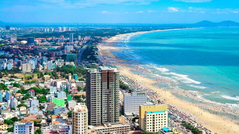 Ho Chi Minh City: Vung Tau Beach Full-Day Trip with Lunch - Transport and Group Experience