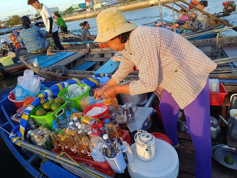 Ho Chi Minh: Group Cai Rang Floating Market 1 Day Tour - The Experience in Perspective