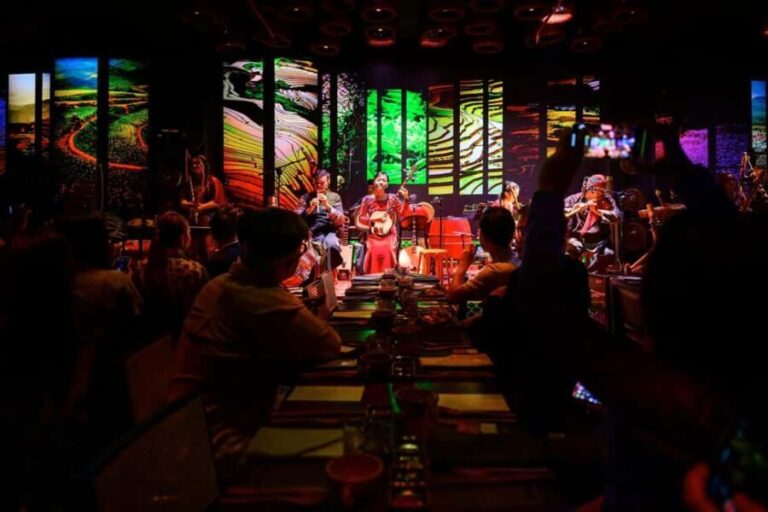 Ho Chi Minh: Open-Top Bus Tour, Chào Show & Dinner - Practical Details & Tips