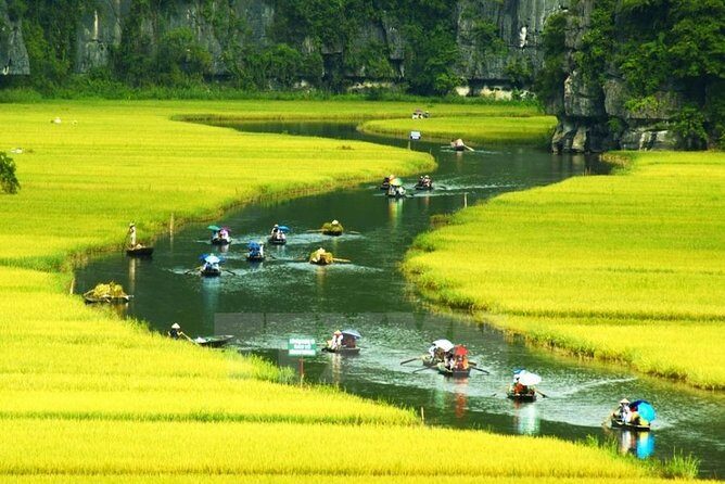 HOA LU -TRANG AN -MUA CAVE Full Day Including Boat Entrance Fees and Lunch - An In-Depth Look at the Ninh Binh Day Trip