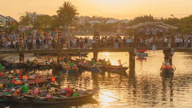 Hoi An : Lantern Boat Trip & Release Lantern - Practical Details and Tips