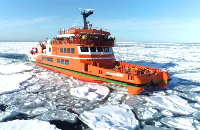 Hokkaido Icebreaker GARINKO GOSounkyo Ice Festival Day Tour - Navigating the Itinerary