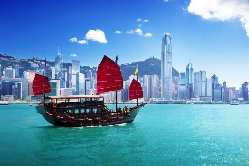 Hong Kong: City Landmarks Tour + Peak Tram Ticket + Lunch - Authentic Experiences and Valuable Insights