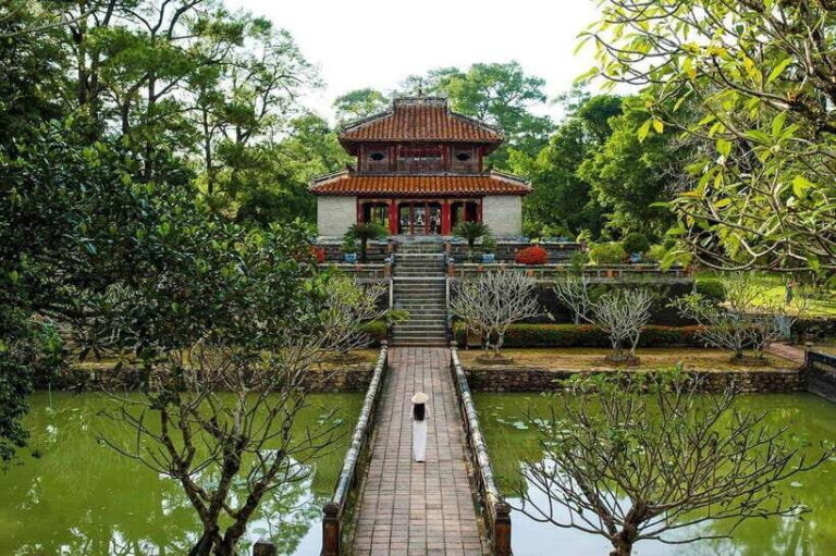Hue Boat Tour On Perfume River with Royal Tombs - Exploring the Hue Boat Tour: A Detailed Look