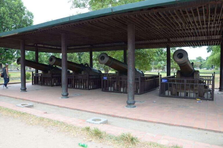 Hue Half Day Tour by Private Car with Dragon Boat Option - Who Should Consider This Tour?