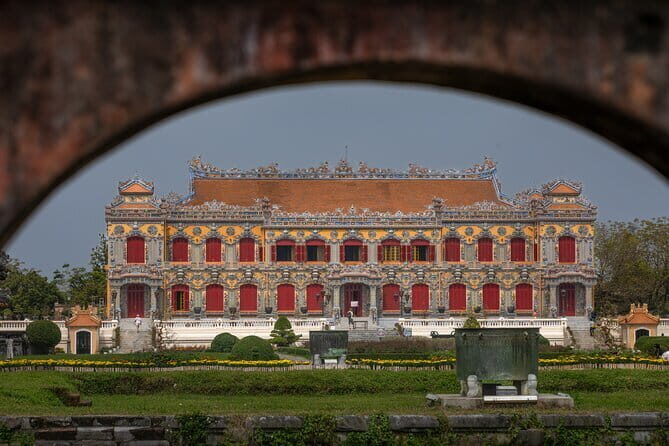Hue Imperial and Forbidden City Guided Tour in 2,5 hours - The Value of a Guided Experience