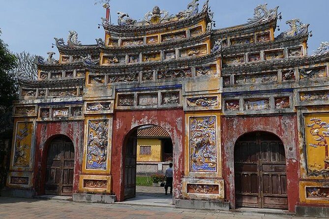 Hue Imperial City Daily Ingroup Tour via Hai Van Pass - Transportation and Group Size: Why It Matters