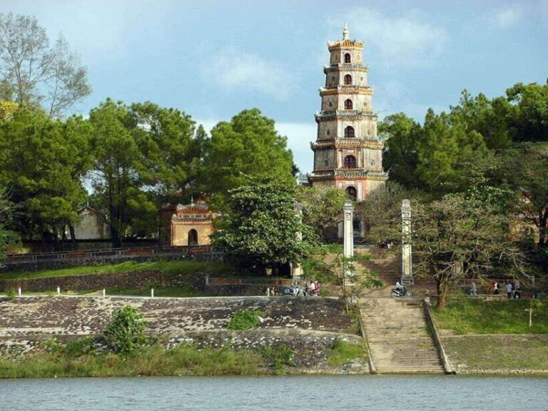 Hue Imperial City Sightseeing Full-Day Trip From Hue - Visiting the Royal Tombs