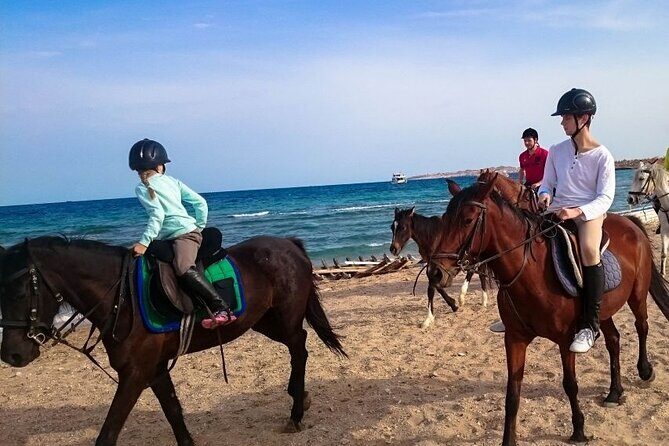 Hurghada: Makadi Water World with Lunch & Transfers - Dining and Refreshments