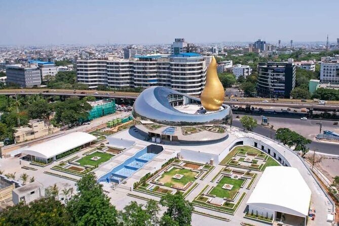 Hussain Sagar Lake Private Walking Tour in Hyderabad - Exploring the Landmarks