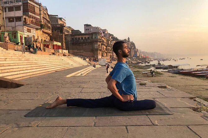INDIVIDUAL YOGA CLASS - BEGINNER / ADVANCED Sunrise Yoga with Ayush in Varanasi - Who Will Love This Experience?