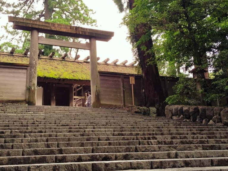 Ise: Guided Geku and Naiku in the Sacred Pilgrimage Order - The Historic Streets of Oharaimachi