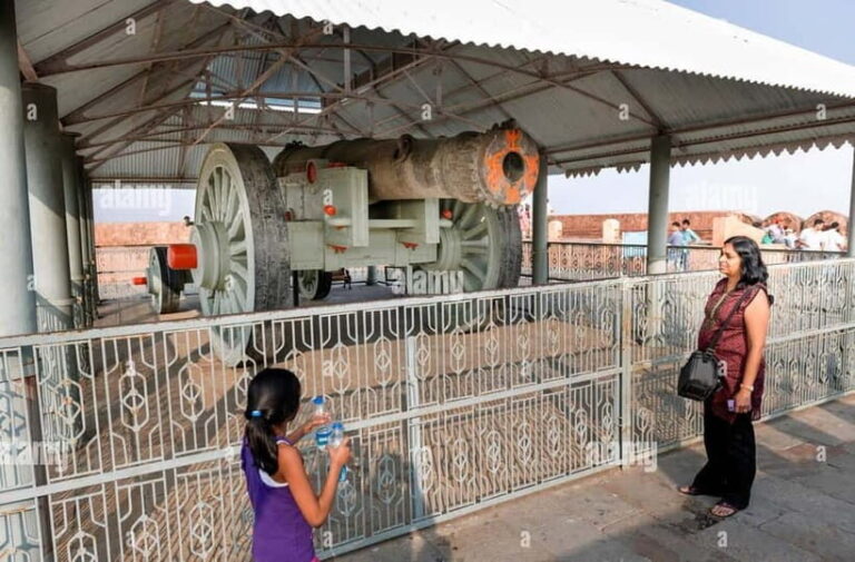 Jaipur: 4 Hours Nahargarh and Jaigarh Forts Tuk-Tuk Tour - Nahargarh Fort: A Viewpoint and Architectural Gem