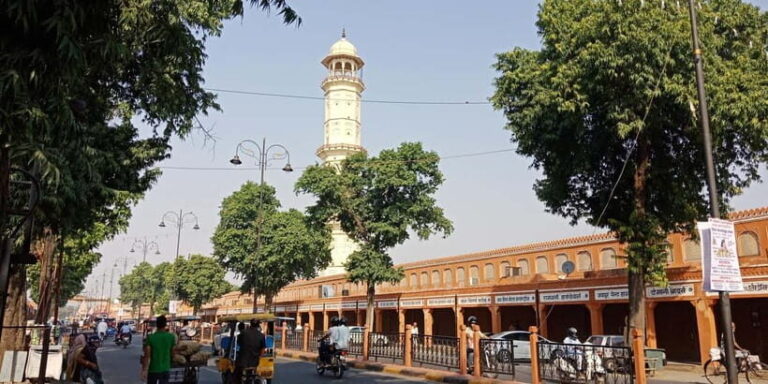 Jaipur: Historical Walking Tour and Street Food Tasting - Exploring Jaipur Through Its Streets and Stories