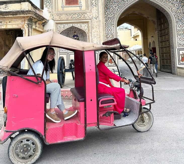 Jaipur Private City Tour with a Women-Driven E-Rickshaw Ride - Itinerary Breakdown: What You’ll See and Experience