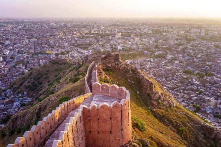 Jaipur: Private Full-Day City Tour with Car and Guide - The Iconic Sights Continue: Hawa Mahal and the City Palace