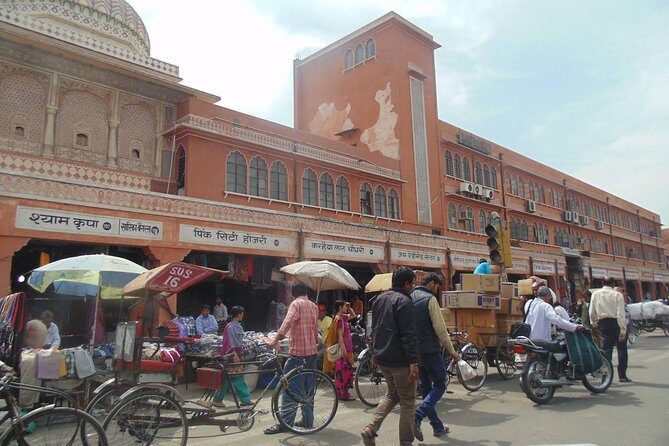 Jaipur Sightseeing and Shopping: Guided Tour by Private Car - The Amber Fort Experience