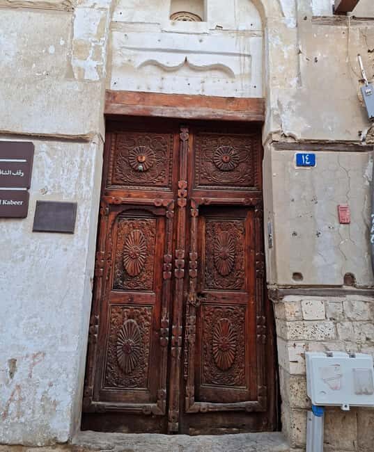 Jeddah: City tour include old Jeddah OR Safari - Authentic Traveler Perspectives