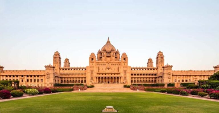 Jodhpur: Mehrangarh & Udaipur Lakeside 2-Day Tour with Lunch - Udaipur: The City of Lakes and Royal Splendor