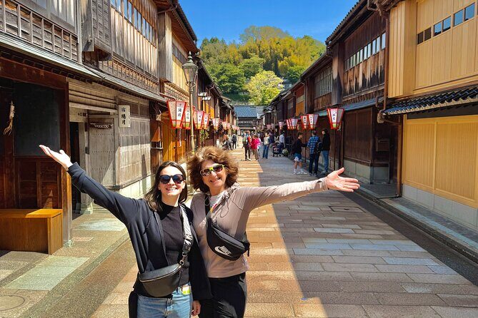 Kanazawa Full Day Private Tour to Top Highlights with Local Guide - Practical Details & What to Expect