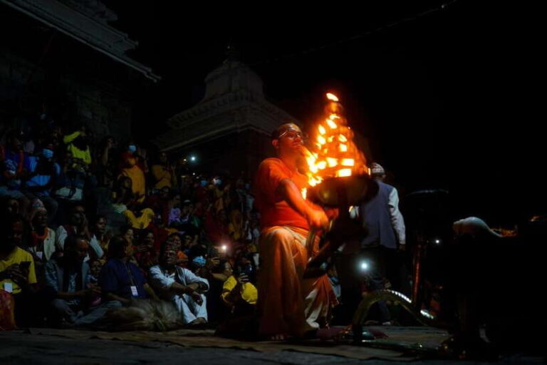 Kathmandu: Pashupatinath Temple Evening Aarati Tour - Authentic Experiences and Authentic Challenges