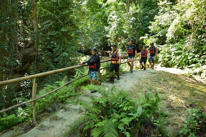 Kawasan Falls and Mantayupan Falls in One Day from Cebu - A Well-Organized Day Trip to Two Stunning Waterfalls