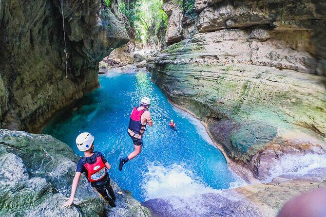 Kawasan Falls Canyoneering w/ Lunch & Transfers from Cebu City - Who Will Love This Tour?