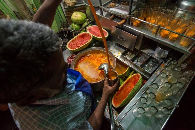 Kebab and Curry Food Walk with guide and transport in and around Mohd Ali Road! - The Experience: What It Means for You