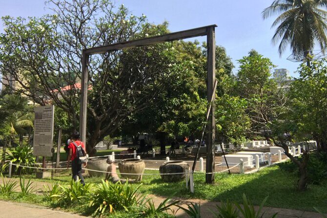 Khmer Rouge, genocide museum &killing field tour - FAQs