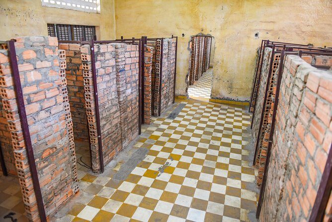 Killing Fields and Prison S21 Bus Tour - What to Expect from the Transport & Amenities
