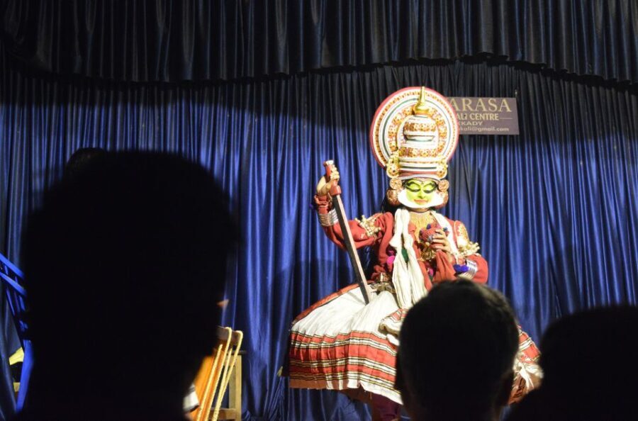 Kochi: Kathakali Evening Dance Show w/ Dinner & Transfer - Pros and Cons Based on Experiences