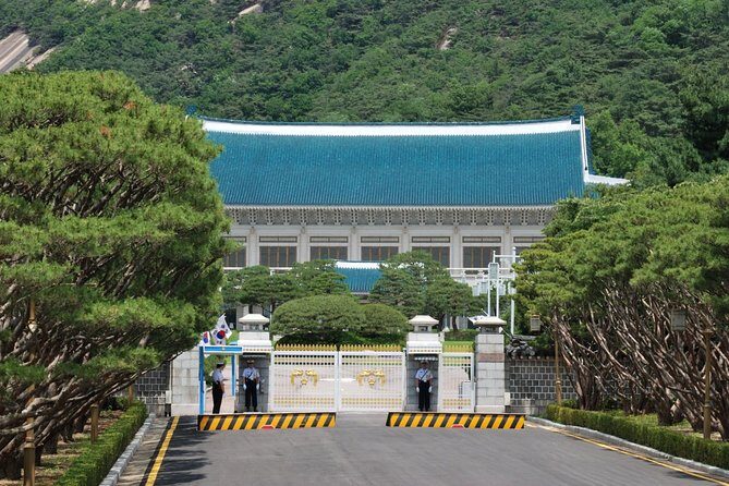 Korean Palace and Temple Tour in Seoul: Gyeongbokgung Palace and Jogyesa Temple - What Can Travelers Expect?