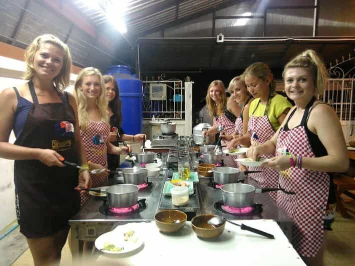 Krabi: Unveiling Thai Flavors by Night at Smart Cook School - What Makes This Tour Stand Out?