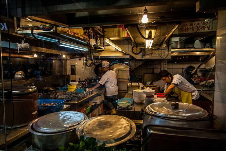Kuala Lumpur: Evening Food Tour by Bike - What to Expect: The Good, the Tasty, and the Practical