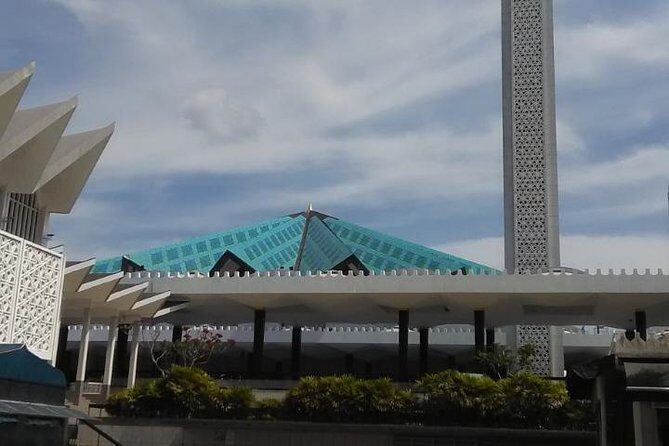 Kuala Lumpur InfoFun Walking Tour Experience - The Guide and Tour Flow
